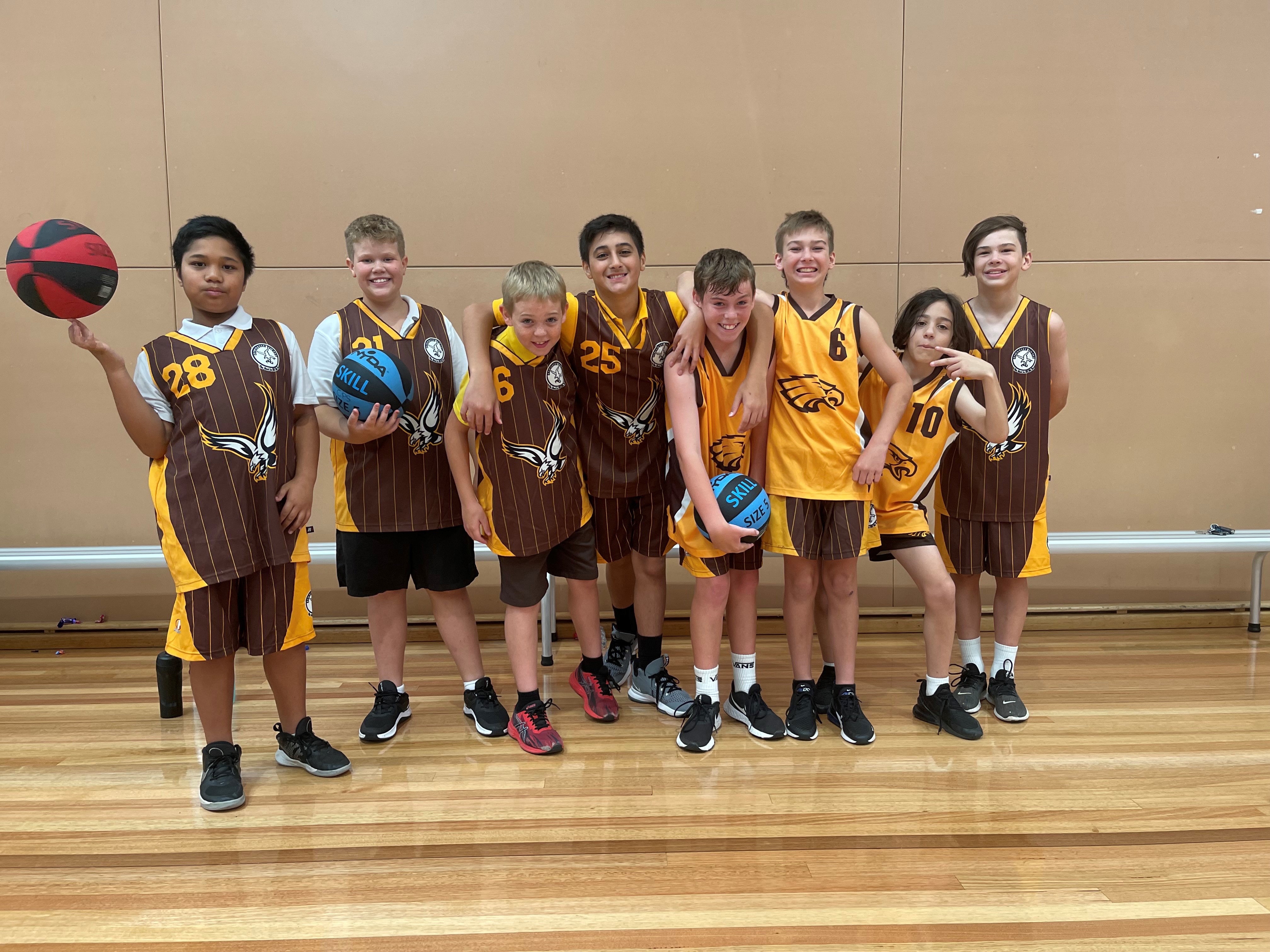 /uploaded_files/media/gallery/1648087298boys basketball.jpg